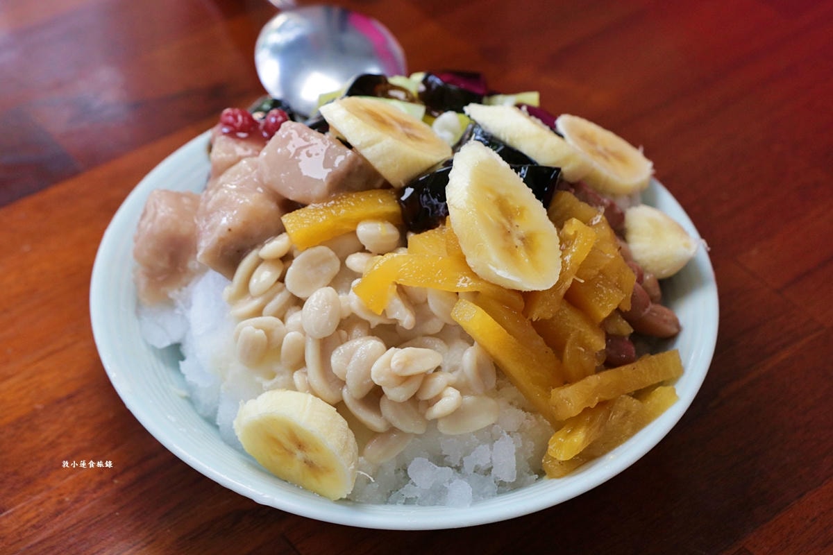 雪芝館香蕉清冰‧學區內最古早味的香蕉清冰，旗山蕉農子弟自製清冰，清香濃郁消暑爽口!!
