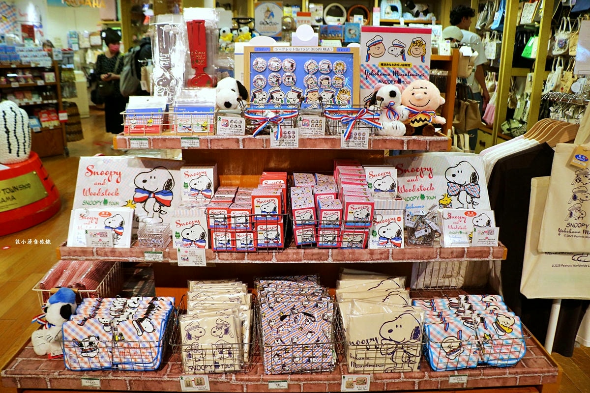 【神奈川橫濱】史努比スヌーピータウンショップ横浜店‧2米高的大型史努比等著你來拍照,唯一穿著水手服的史努比就在橫濱店 - 第5張圖 【神奈川橫濱】史努比スヌーピータウンショップ横浜店‧2米高的大型史努比等著你來拍照,唯一穿著水手服的史努比就在橫濱店