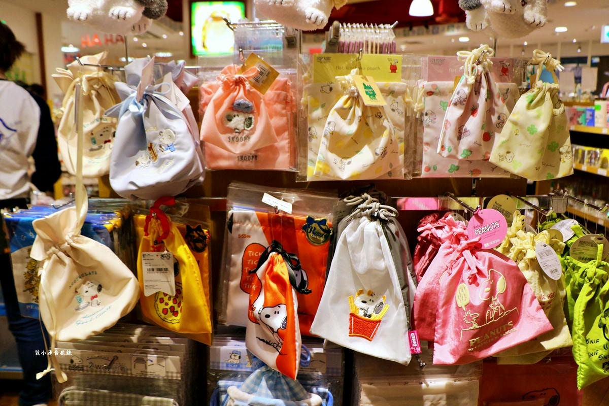 【神奈川橫濱】史努比スヌーピータウンショップ横浜店‧2米高的大型史努比等著你來拍照,唯一穿著水手服的史努比就在橫濱店 - 第35張圖 【神奈川橫濱】史努比スヌーピータウンショップ横浜店‧2米高的大型史努比等著你來拍照,唯一穿著水手服的史努比就在橫濱店
