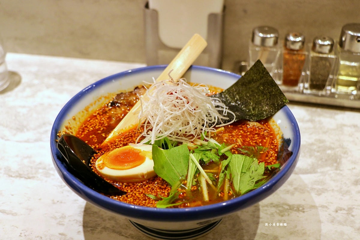 【神奈川橫濱】阿夫利AFURI 橫濱地標廣場店‧店內經典招牌柚子鹽拉麵，湯頭清爽帶點柚香味
