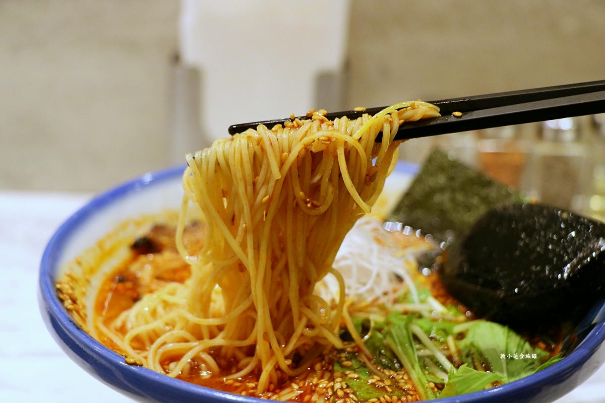【神奈川橫濱】阿夫利AFURI 橫濱地標廣場店‧店內經典招牌柚子鹽拉麵，湯頭清爽帶點柚香味