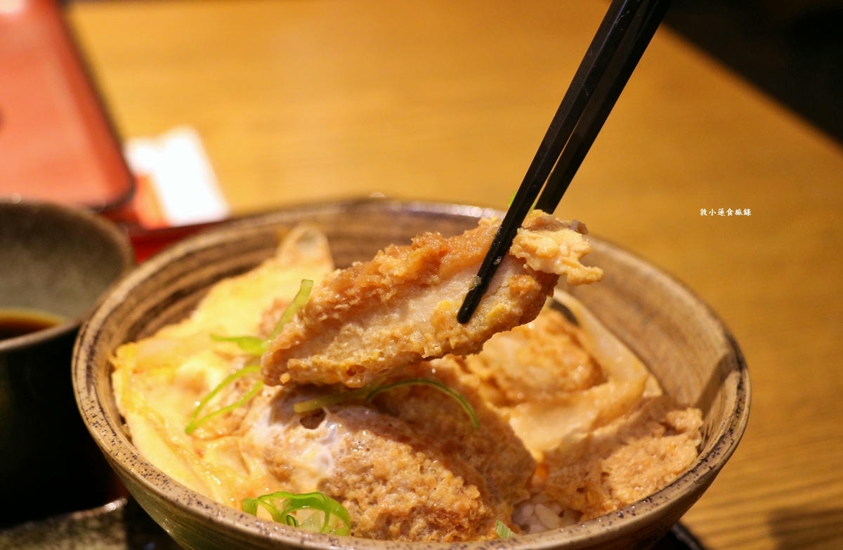 【神奈川橫濱】杵屋 橫濱ポルタ店‧傳統手工讚岐烏龍麵,關西風味湯底濃郁,讚岐烏龍麵冷吃Q勁,熱泡軟度適中 - 第19張圖 【神奈川橫濱】杵屋 橫濱ポルタ店‧傳統手工讚岐烏龍麵,關西風味湯底濃郁,讚岐烏龍麵冷吃Q勁,熱泡軟度適中