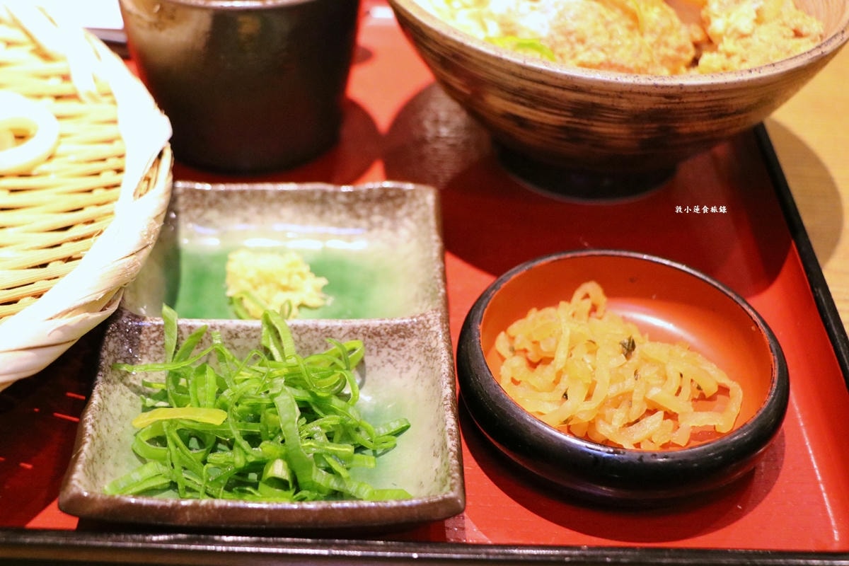 【神奈川橫濱】杵屋 橫濱ポルタ店‧傳統手工讚岐烏龍麵,關西風味湯底濃郁,讚岐烏龍麵冷吃Q勁,熱泡軟度適中 - 第15張圖 【神奈川橫濱】杵屋 橫濱ポルタ店‧傳統手工讚岐烏龍麵,關西風味湯底濃郁,讚岐烏龍麵冷吃Q勁,熱泡軟度適中