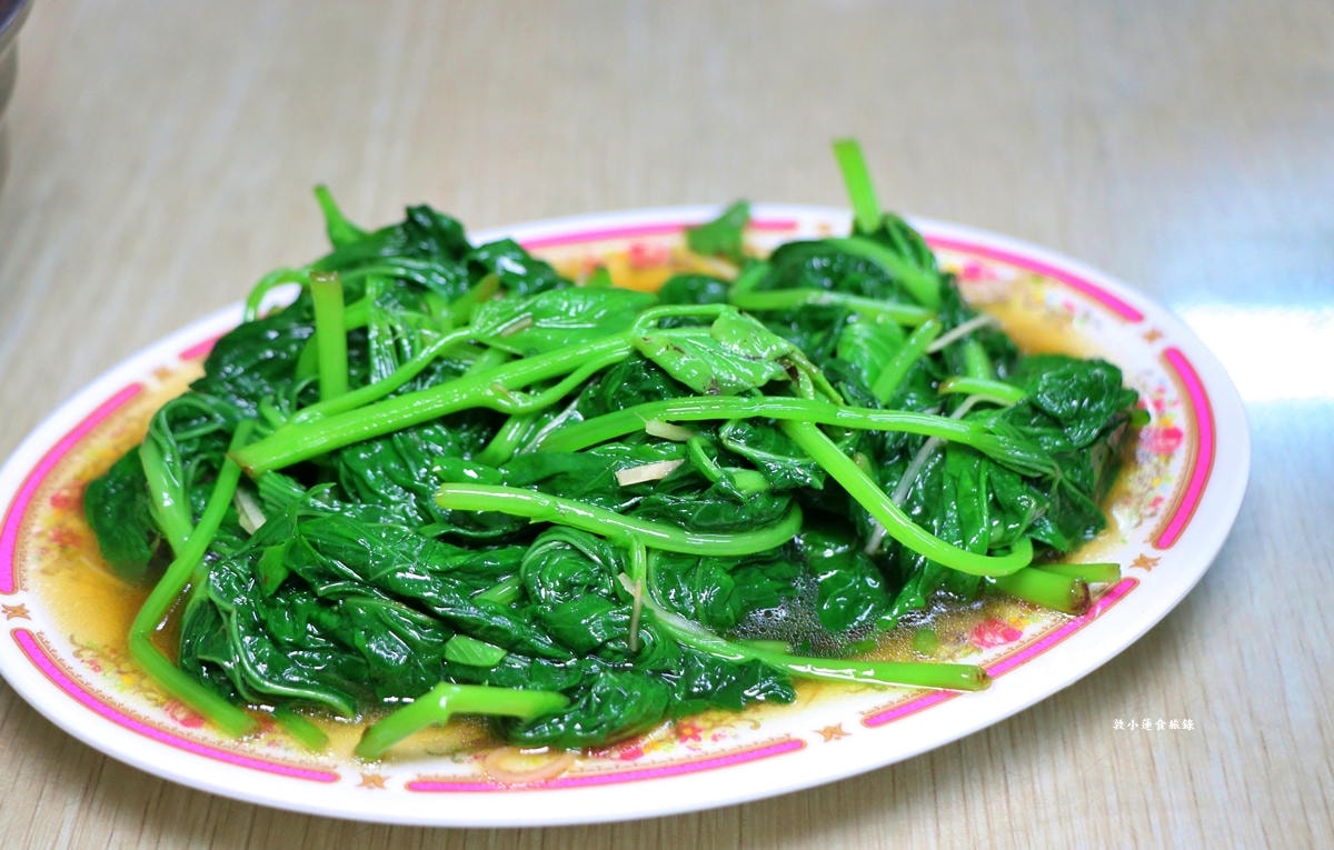 雪花素食‧在地家常素食料理,必點臭豆腐,香酥外脆又大塊,加點辣椒更對味!! - 第7張圖 雪花素食‧在地家常素食料理,必點臭豆腐,香酥外脆又大塊,加點辣椒更對味!!
