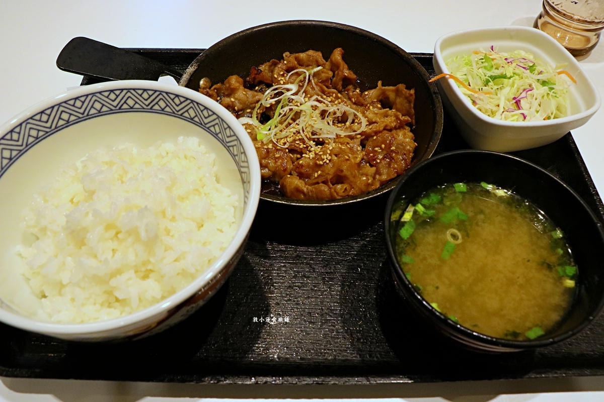 【東京】吉野家 羽田機場第3航廈店‧日本百年美味牛丼,牛丼御三家之一,多種套餐組合滿足挑剔的你 - 第7張圖 【東京】吉野家 羽田機場第3航廈店‧日本百年美味牛丼,牛丼御三家之一,多種套餐組合滿足挑剔的你