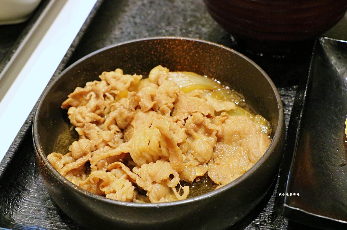 【東京】吉野家 羽田機場第3航廈店‧日本百年美味牛丼,牛丼御三家之一,多種套餐組合滿足挑剔的你 - 第14張圖 【東京】吉野家 羽田機場第3航廈店‧日本百年美味牛丼,牛丼御三家之一,多種套餐組合滿足挑剔的你