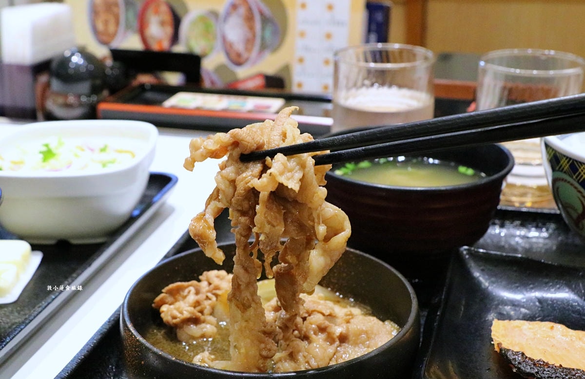 【東京】吉野家 羽田機場第3航廈店‧日本百年美味牛丼,牛丼御三家之一,多種套餐組合滿足挑剔的你 - 第15張圖 【東京】吉野家 羽田機場第3航廈店‧日本百年美味牛丼,牛丼御三家之一,多種套餐組合滿足挑剔的你