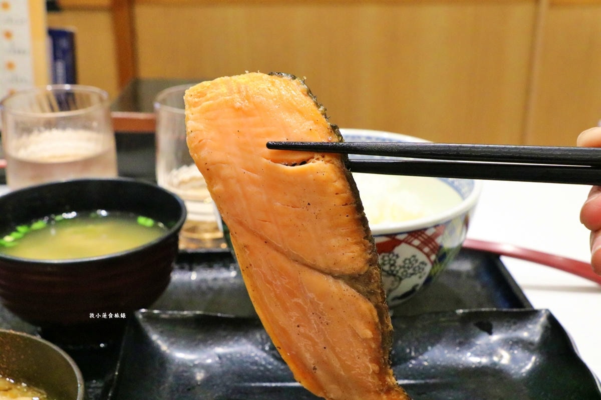 【東京】吉野家 羽田機場第3航廈店‧日本百年美味牛丼,牛丼御三家之一,多種套餐組合滿足挑剔的你 - 第16張圖 【東京】吉野家 羽田機場第3航廈店‧日本百年美味牛丼,牛丼御三家之一,多種套餐組合滿足挑剔的你