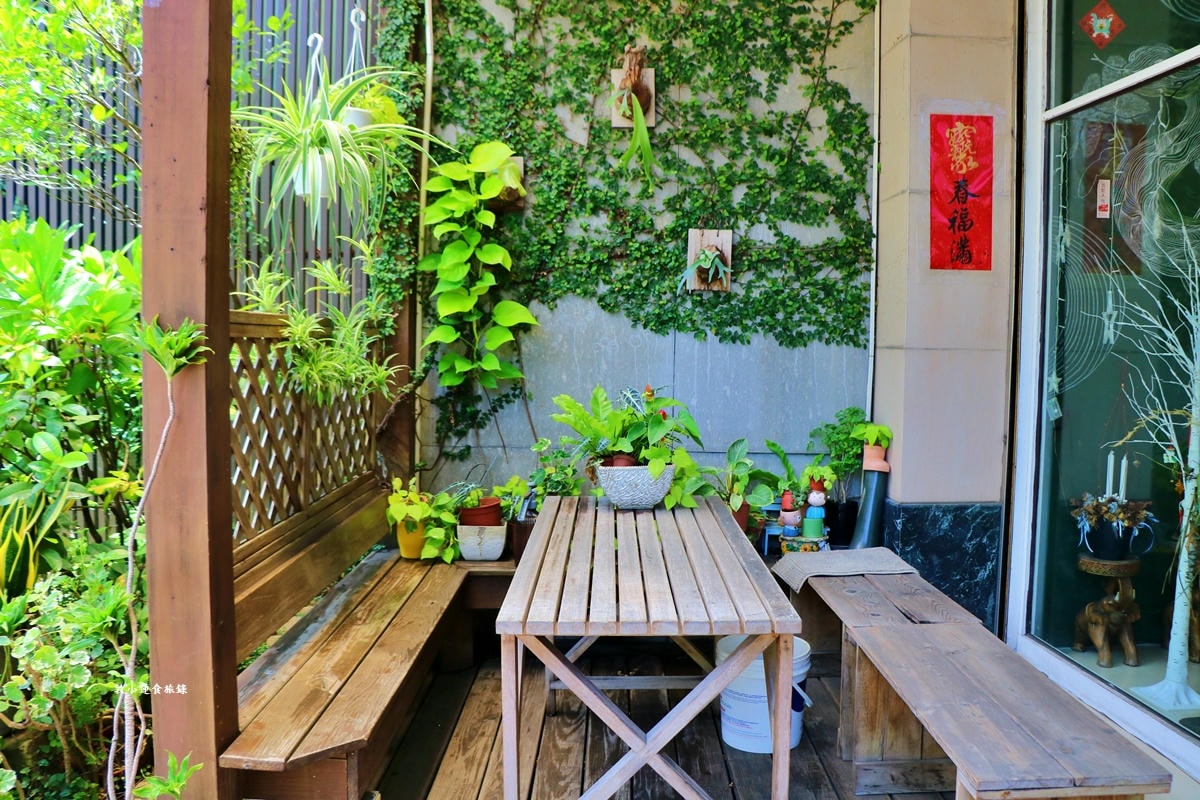 Garden green泰義蔬食咖啡館‧圓山山腳下低調蔬食餐館，不一樣的清邁辣椰漿咖哩湯炸麵