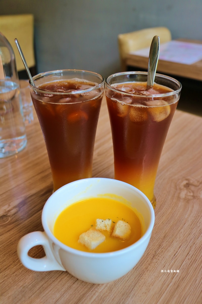 Garden green泰義蔬食咖啡館‧圓山山腳下低調蔬食餐館，不一樣的清邁辣椰漿咖哩湯炸麵