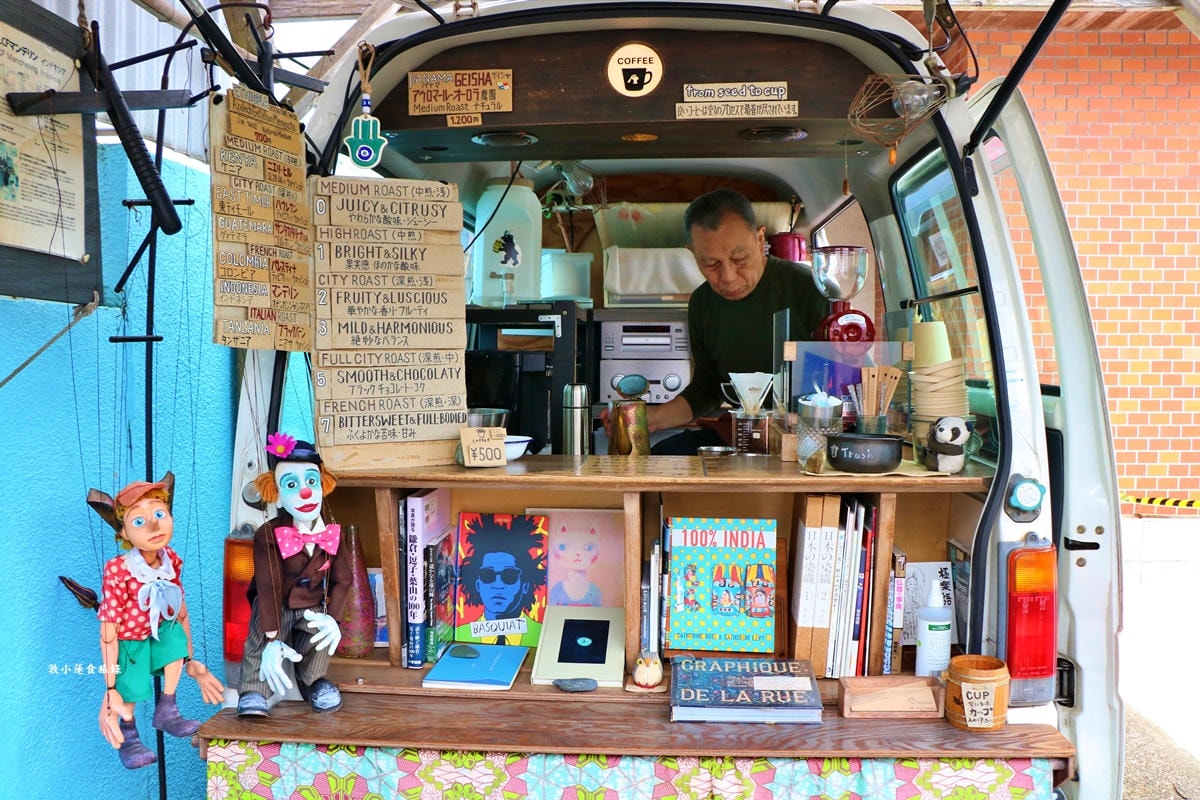 【神奈川鎌倉】Idobata Coffee‧隱藏在鎌倉的咖啡店idobata，貨車改造成咖啡攤，現磨豆子手沖咖啡