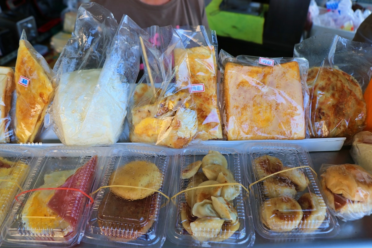 呷早餐的店‧學區早餐店，酥脆粉漿蛋餅現點現作，多樣化早餐方便快速不用等
