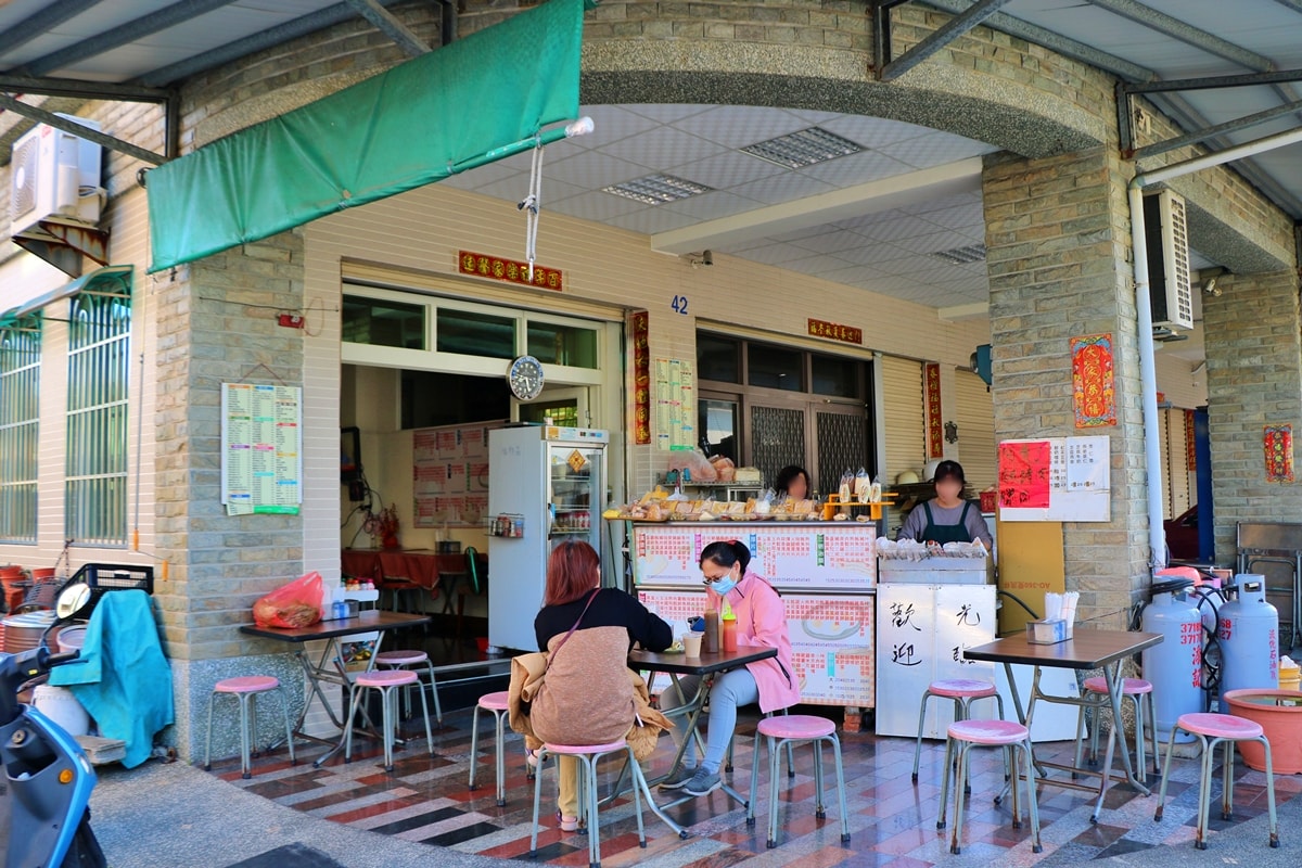 呷早餐的店‧學區早餐店，酥脆粉漿蛋餅現點現作，多樣化早餐方便快速不用等