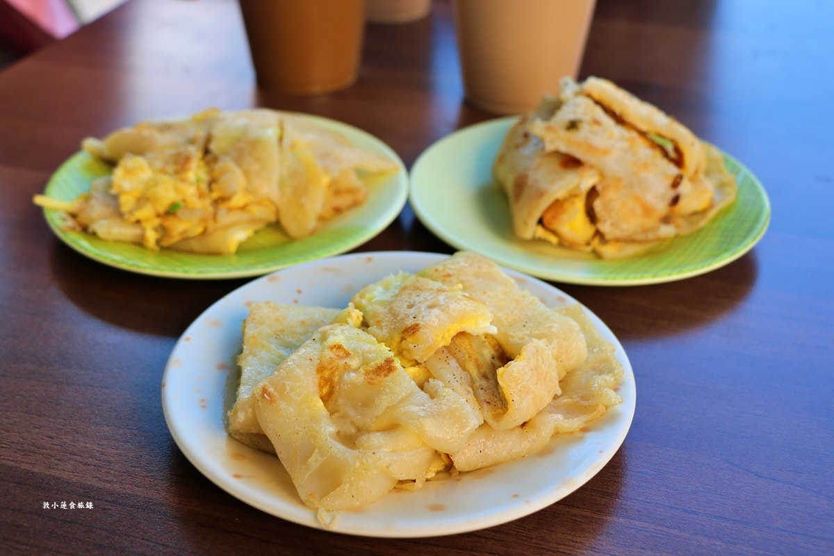 呷早餐的店‧學區早餐店，酥脆粉漿蛋餅現點現作，多樣化早餐方便快速不用等