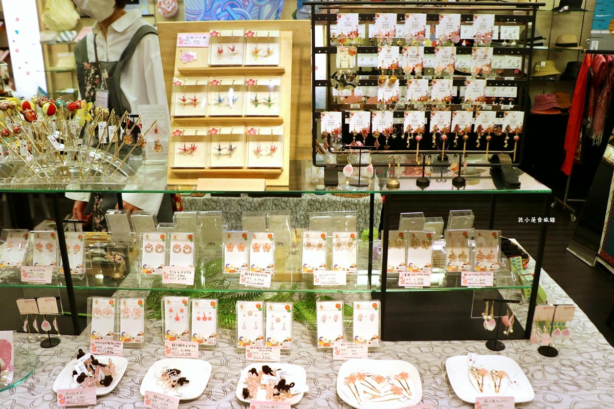 【神奈川藤澤】布遊舍 江ノ島店‧和風連鎖專門店,扇子、零錢包、手帕、掛簾、傳統小物件伴手禮!! - 第31張圖 【神奈川藤澤】布遊舍 江ノ島店‧和風連鎖專門店,扇子、零錢包、手帕、掛簾、傳統小物件伴手禮!!