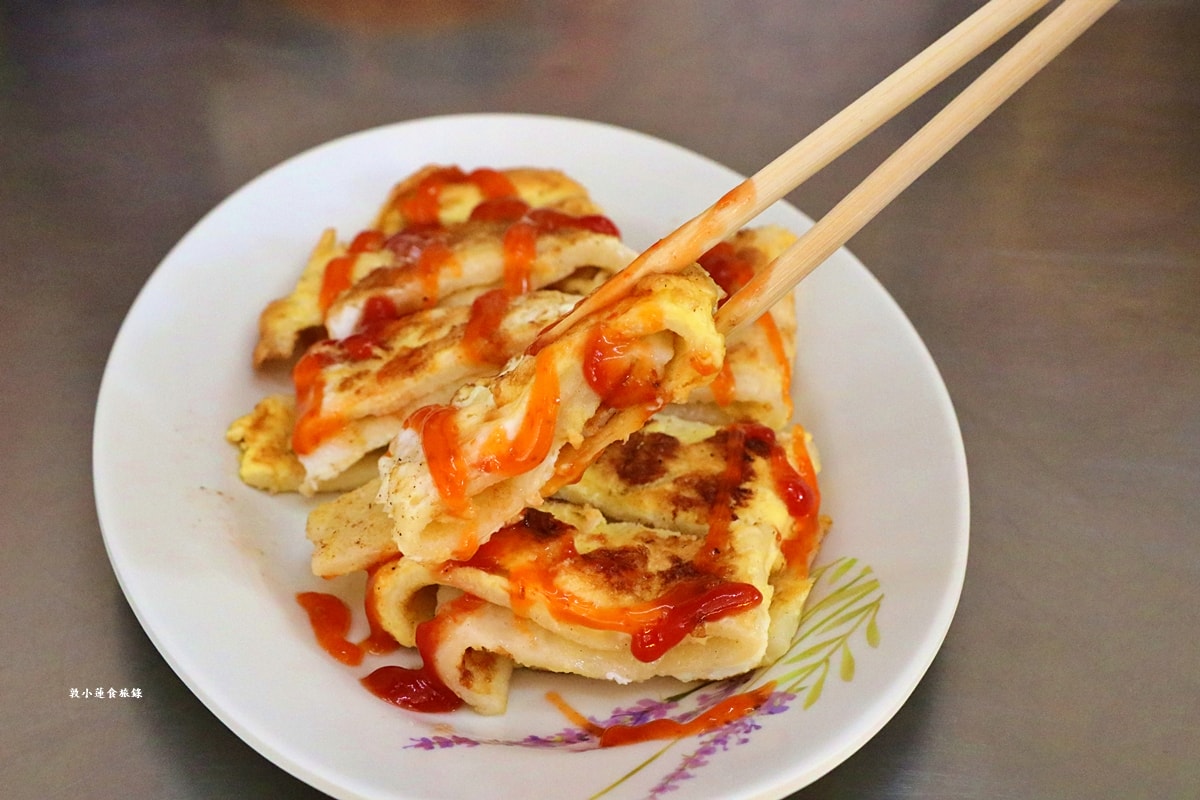 甜馨園早點速餐店‧涵洞前早餐店，傳統粉漿蛋餅店家招牌NO1