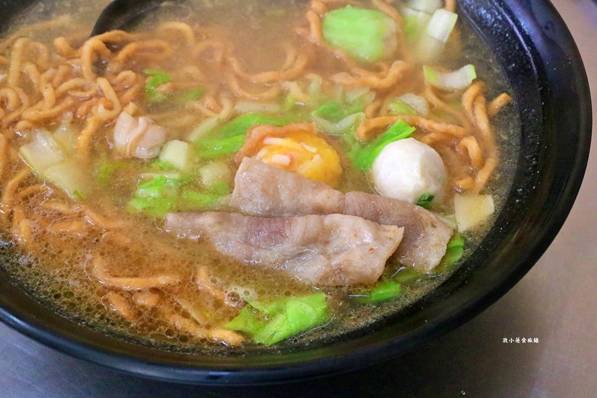 甜馨園早點速餐店‧涵洞前早餐店，傳統粉漿蛋餅店家招牌NO1
