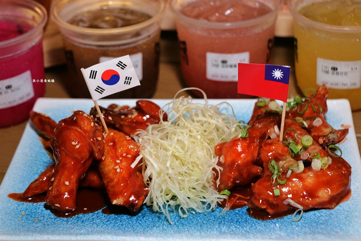 史奇波酒館 Skipper Bar&Kitchen‧新開幕小琉球首間水母酒吧!!夜間光庭,白色圓弧水中座位,小琉球最潮酒吧!! - 第12張圖 史奇波酒館 Skipper Bar&Kitchen‧新開幕小琉球首間水母酒吧!!夜間光庭,白色圓弧水中座位,小琉球最潮酒吧!!