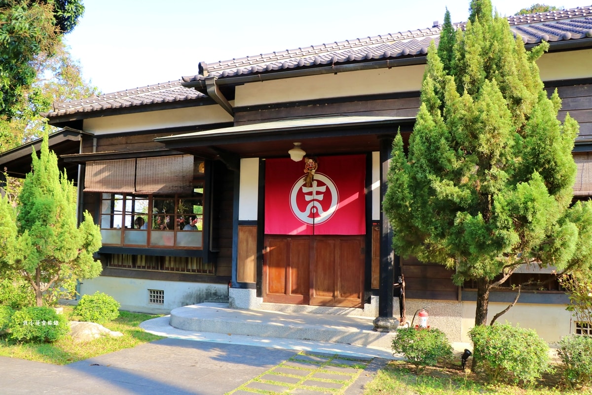 橋頭糖廠‧糖廠一日遊,橋頭捷運正對面,免門票來橋頭糖廠賞九重葛、吃台糖冰品、烤肉逛市集 - 第37張圖 橋頭糖廠‧糖廠一日遊,橋頭捷運正對面,免門票來橋頭糖廠賞九重葛、吃台糖冰品、烤肉逛市集