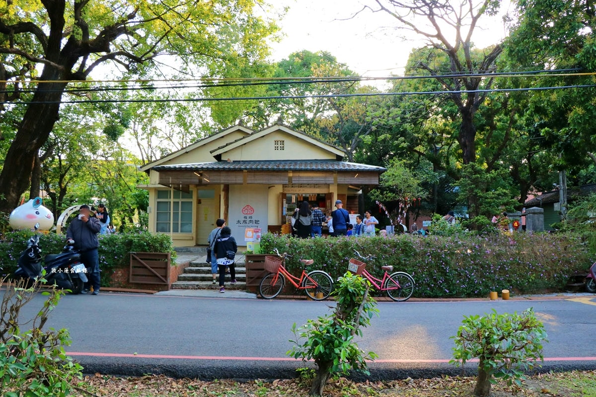橋頭糖廠‧糖廠一日遊,橋頭捷運正對面,免門票來橋頭糖廠賞九重葛、吃台糖冰品、烤肉逛市集 - 第57張圖 橋頭糖廠‧糖廠一日遊,橋頭捷運正對面,免門票來橋頭糖廠賞九重葛、吃台糖冰品、烤肉逛市集