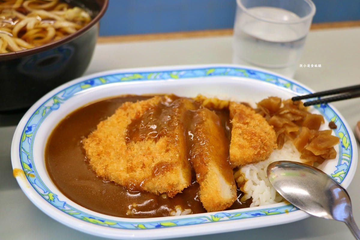 【神奈川橫濱】大棧橋食堂‧深受碼頭工人喜愛的立食定食屋,餐點大份量,免費續飯、續味噌湯 - 第9張圖 【神奈川橫濱】大棧橋食堂‧深受碼頭工人喜愛的立食定食屋,餐點大份量,免費續飯、續味噌湯