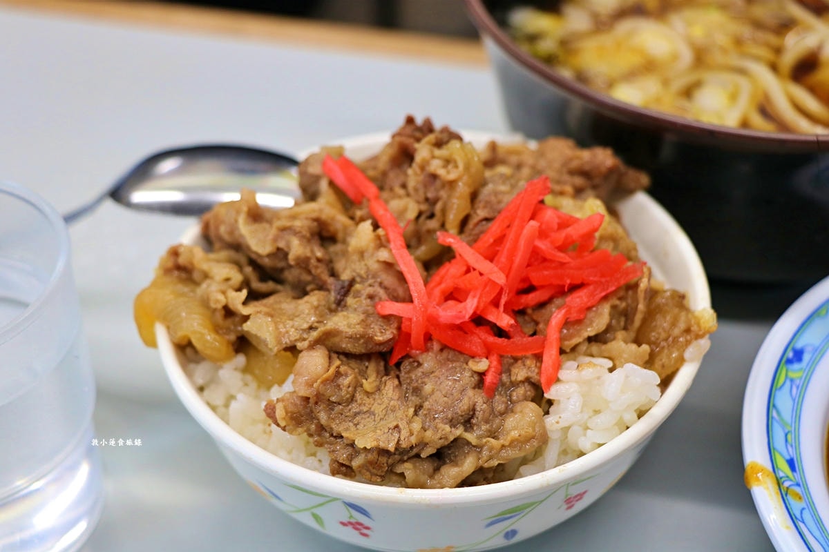 【神奈川橫濱】大棧橋食堂‧深受碼頭工人喜愛的立食定食屋,餐點大份量,免費續飯、續味噌湯 - 第14張圖 【神奈川橫濱】大棧橋食堂‧深受碼頭工人喜愛的立食定食屋,餐點大份量,免費續飯、續味噌湯