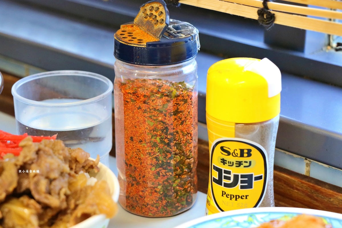 【神奈川橫濱】大棧橋食堂‧深受碼頭工人喜愛的立食定食屋,餐點大份量,免費續飯、續味噌湯 - 第7張圖 【神奈川橫濱】大棧橋食堂‧深受碼頭工人喜愛的立食定食屋,餐點大份量,免費續飯、續味噌湯