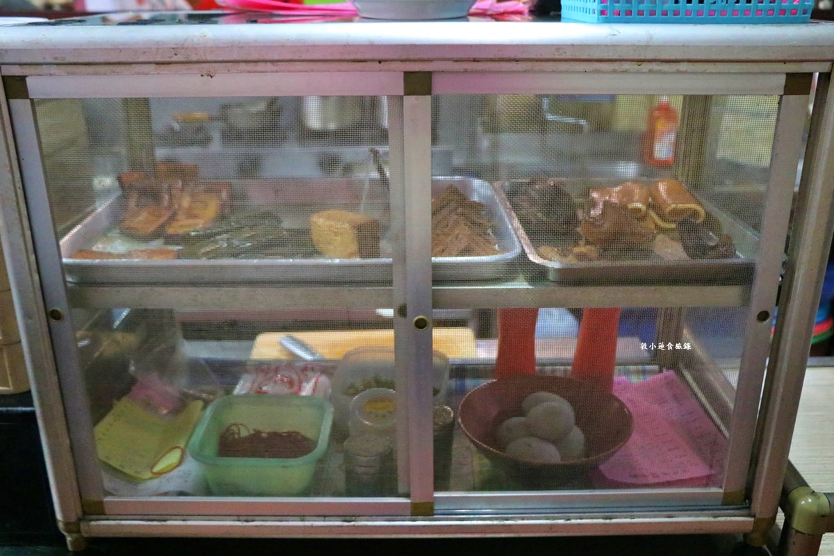 仁武汕頭麵古早味飯麵食館‧最傳統的古早味麵館，汕頭麵軟Q份量足，鹽水意麵鹹香滑順超帶勁