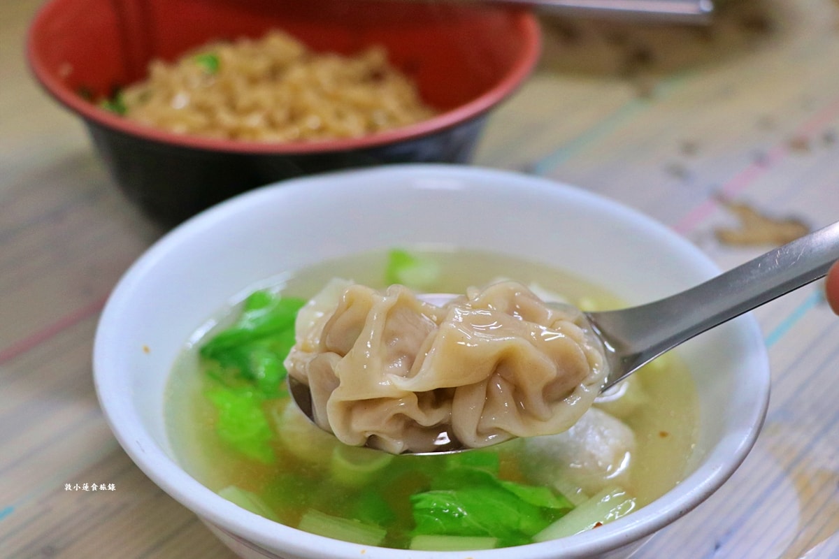 仁武汕頭麵古早味飯麵食館‧最傳統的古早味麵館，汕頭麵軟Q份量足，鹽水意麵鹹香滑順超帶勁