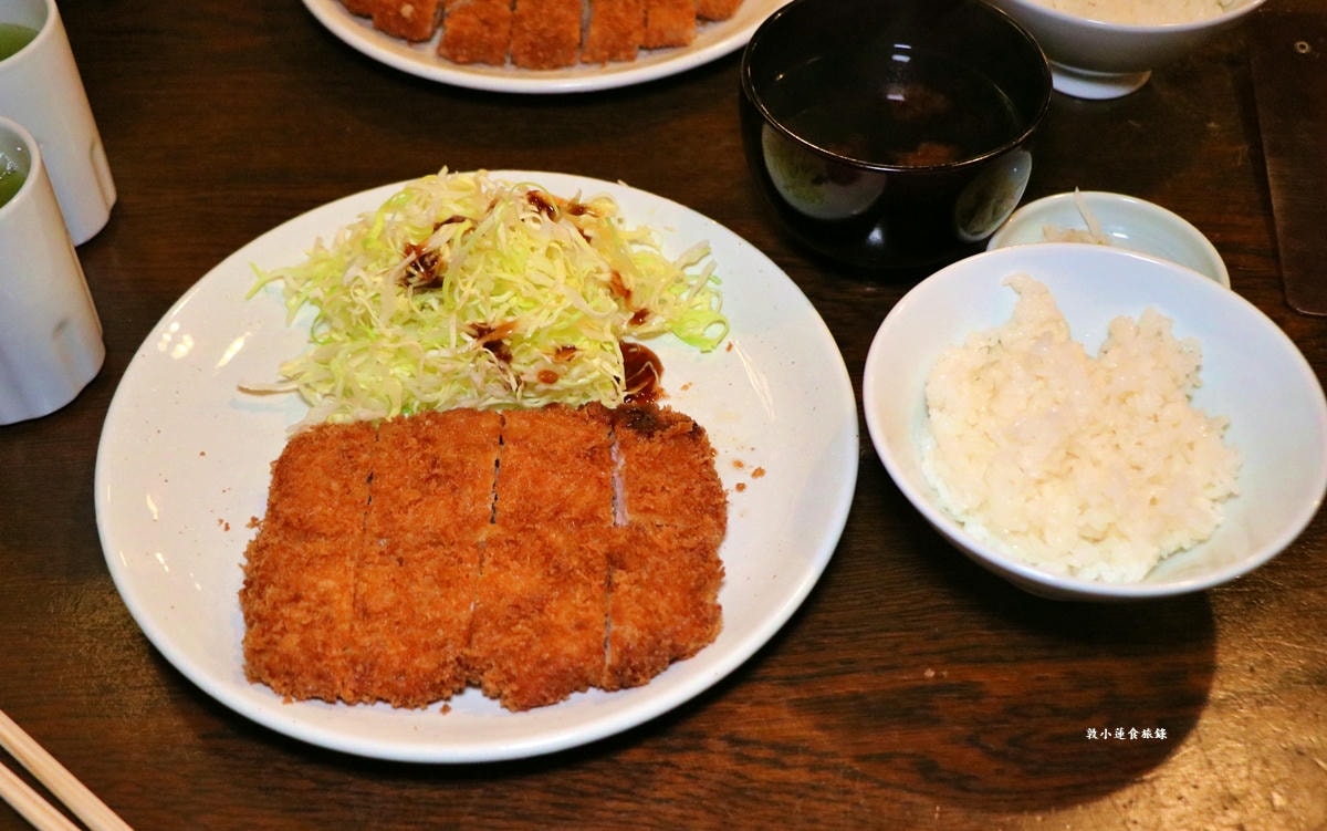 【神奈川橫濱】勝烈庵 馬車道總本店‧橫濱人氣百年老店,在地網友推薦排隊名店,必吃炸豬排 - 第15張圖 【神奈川橫濱】勝烈庵 馬車道總本店‧橫濱人氣百年老店,在地網友推薦排隊名店,必吃炸豬排