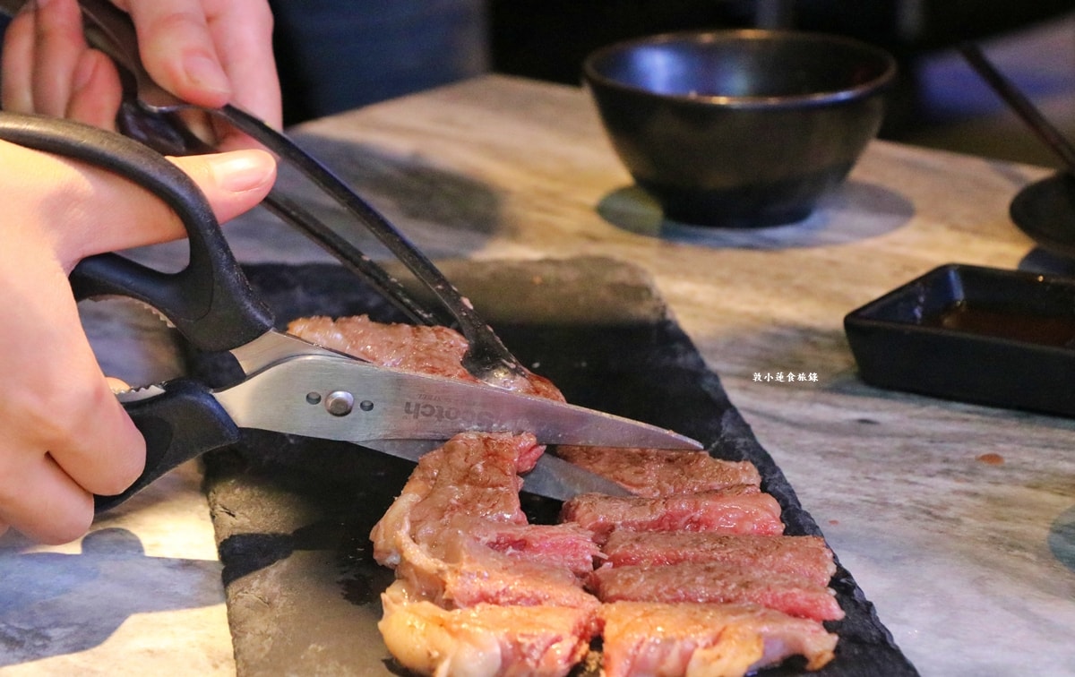 Oh my!原燒 高雄中山店‧多款雙人套餐組合，生日、聚會最舒適!!飲料、泡菜、豚骨湯無限暢飲!!【歇業】