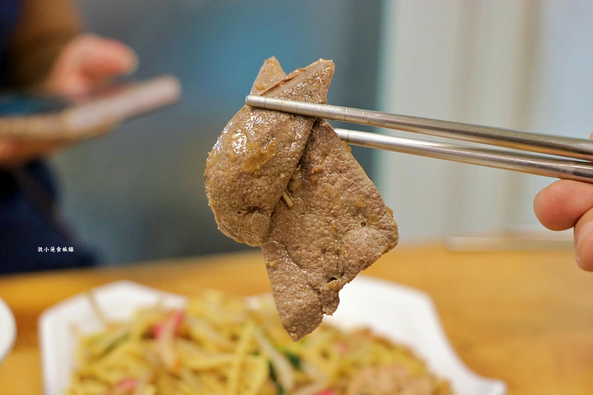 好窄食堂‧小琉球老字號小吃,在地經營50年美食,必點的海鮮炒飯(麵)、什錦炒麵 - 第14張圖 好窄食堂‧小琉球老字號小吃,在地經營50年美食,必點的海鮮炒飯(麵)、什錦炒麵