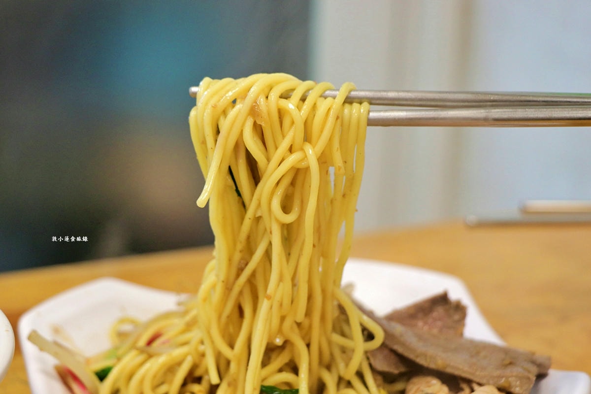 好窄食堂‧小琉球老字號小吃,在地經營50年美食,必點的海鮮炒飯(麵)、什錦炒麵 - 第15張圖 好窄食堂‧小琉球老字號小吃,在地經營50年美食,必點的海鮮炒飯(麵)、什錦炒麵