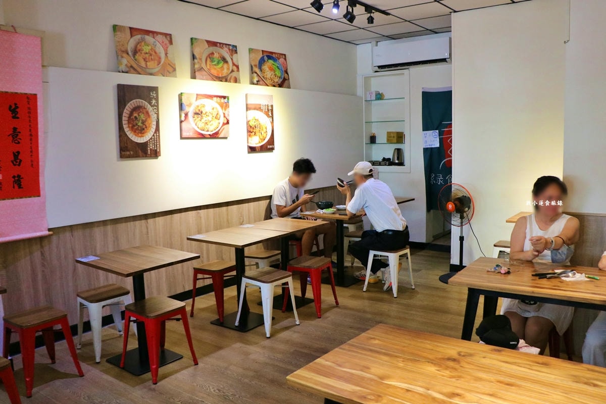 綠饌食 鼎中店‧清爽無負擔的素食料理，松露菇菇飯、青醬羅勒麵品嚐不一樣的素料理