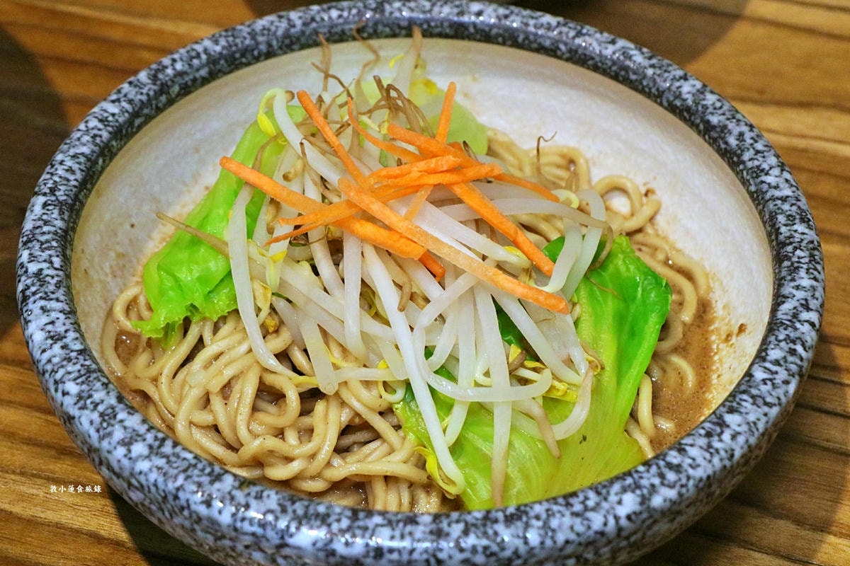 綠饌食 鼎中店‧清爽無負擔的素食料理，松露菇菇飯、青醬羅勒麵品嚐不一樣的素料理