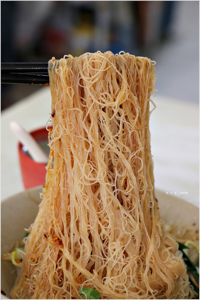 自強古早味陽春麵‧自製豬油 油蔥酥調製的特殊醬料 前金有名的古早味陽春麵店 - 第13張圖 IMG_1048