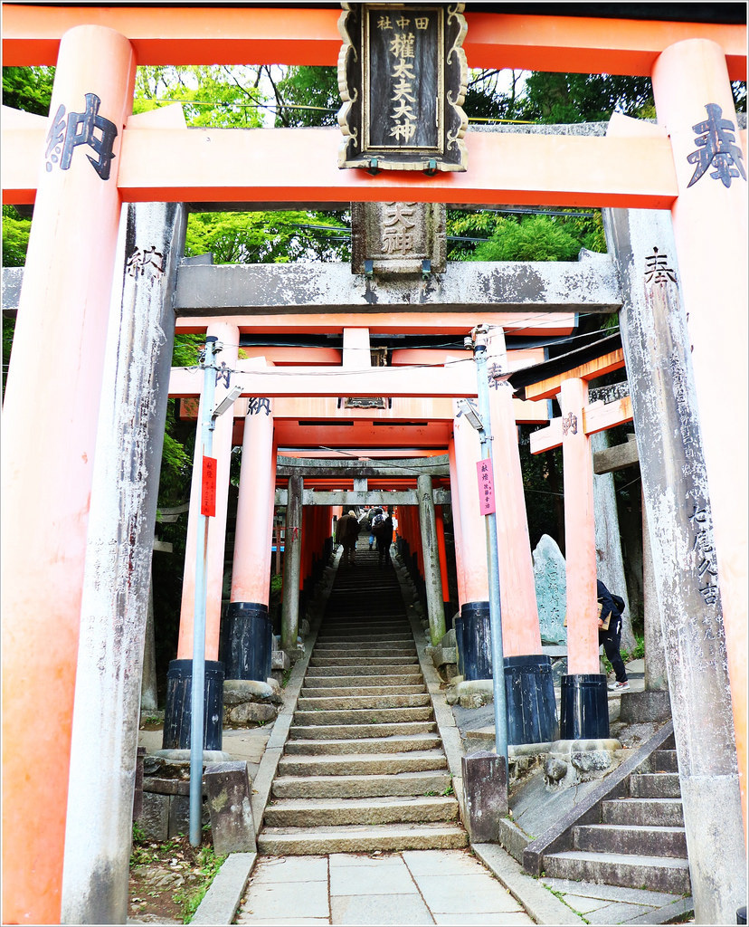 【日本‧京都】京阪六天五夜‧伏見稻荷大社-千本鳥居 望不盡的鳥居 攻頂稻荷大社最頂峰一之峰 - 第44張圖 IMG_9206