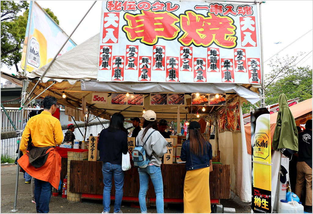 【日本‧大阪】京阪六天五夜‧賞櫻前先逛美食攤 造幣局小吃攤 吃個透抽、大阪燒、章魚燒 - 第21張圖 IMG_7500