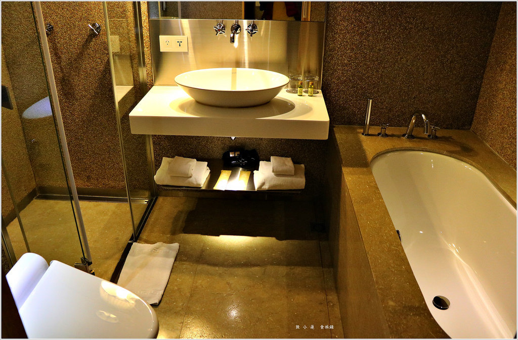 薆悅酒店 台中館‧時尚 高貴 離忠孝夜市 火車站超近的首選飯店 - 第26張圖 IMG_0328
