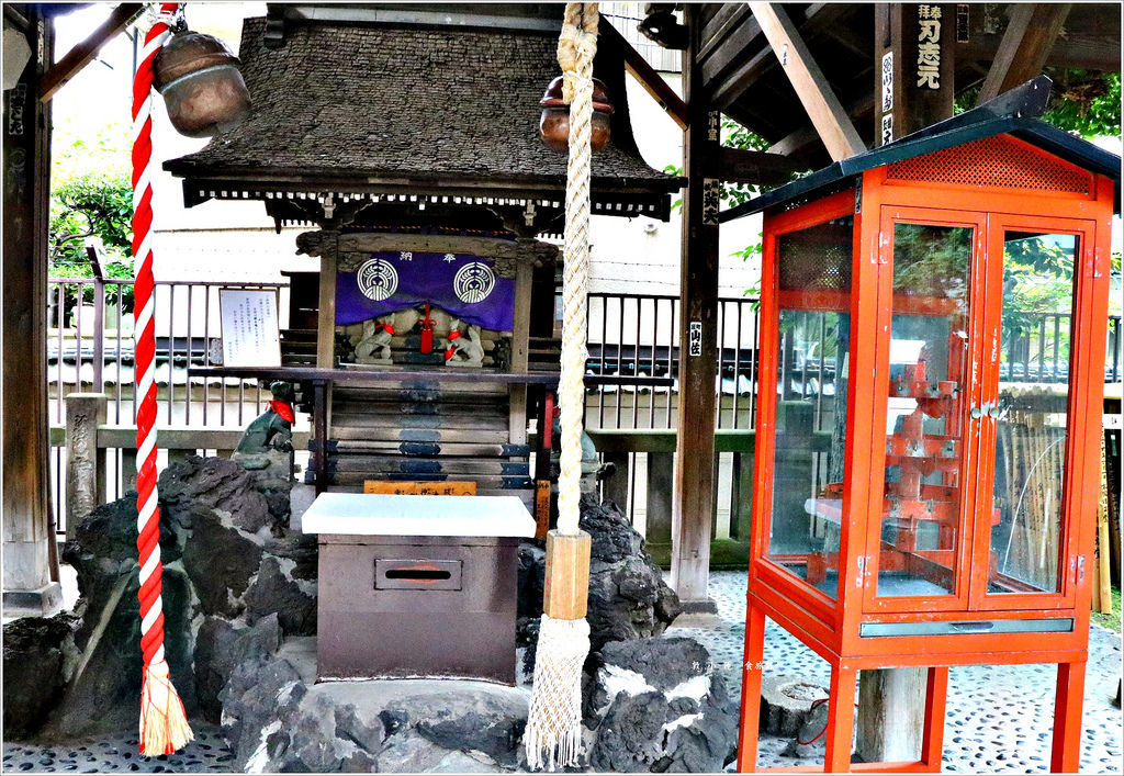 【日本‧淺草】東京五天四夜半自助旅行‧夏初的到訪,淺草寺內的被官稻荷神社 求事業最靈驗 - 第23張圖 IMG_3351