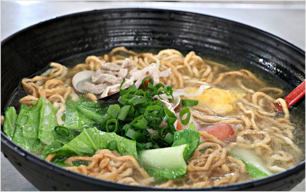 龍華市場牛角日式咖哩‧炒意麵、炒烏龍、傳統鍋燒好味道,再來份咖哩豬排飯白飯吃不停【歇業】 - 第4張圖 2
