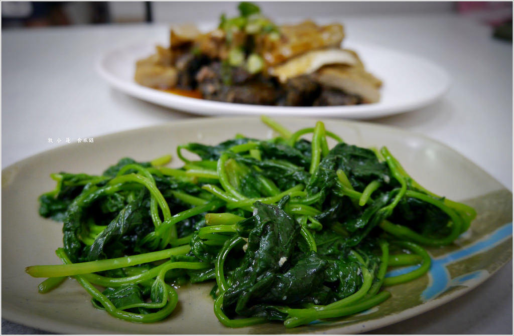 牛朝刀削牛肉麵‧在地平價老店,老饕極力推薦牛肉麵,內用可免費續湯 - 第7張圖 P1000548