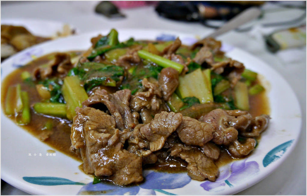 牛朝刀削牛肉麵‧在地平價老店,老饕極力推薦牛肉麵,內用可免費續湯 - 第10張圖 P1000554