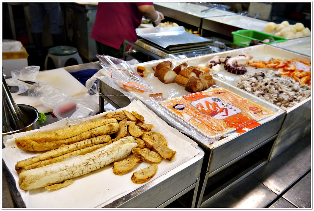 英久滿月油飯‧天天新黃昏市場30年老攤子,油飯彌月送禮好選擇,另有海鮮沙拉 - 第3張圖 P1210731