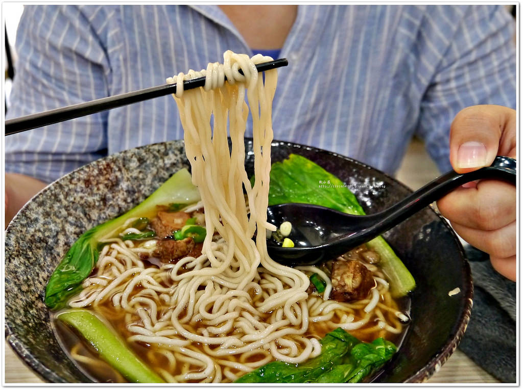 清一色牛肉麵 瑞豐昌盛店‧加湯加麵、珍珠奶茶、紅茶、蘿蔔泡菜通通都免費 - 第16張圖 P1200258