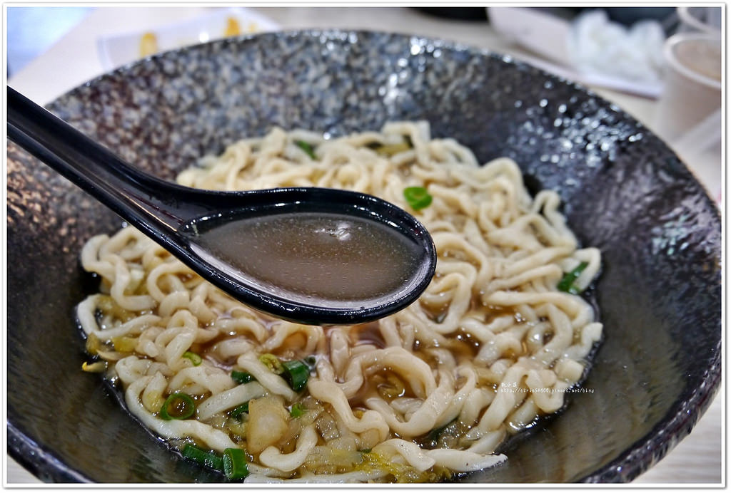 清一色牛肉麵 瑞豐昌盛店‧加湯加麵、珍珠奶茶、紅茶、蘿蔔泡菜通通都免費 - 第18張圖 P1200267
