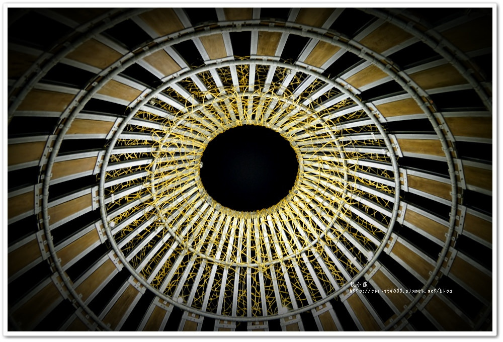 森林之歌‧就地取材廢物再利用,夜晚中圓型發光體,白日與夜晚會有不同的感受!! - 第8張圖 P1180892
