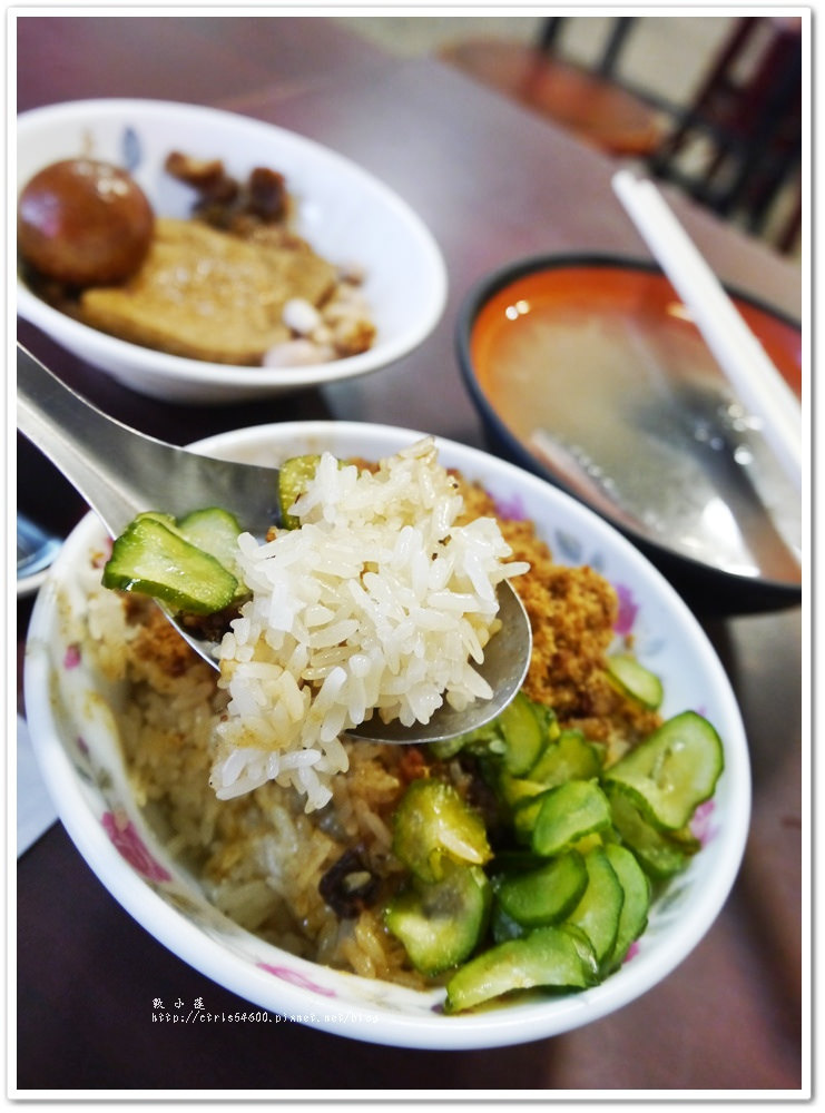 府城小南米糕 裕誠店‧三代承傳,百年老店,米糕不加肉鬆加魚鬆,口感還真是與眾不同 - 第16張圖 P1170916