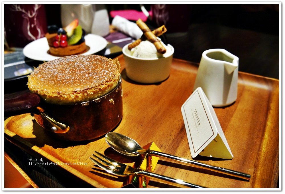 CAFFAINA 卡啡那 美術館店‧清閒悠哉的咖啡館,白日與夜晚不同感受,來份不同現作的舒芙蕾 - 第1張圖 P1160346
