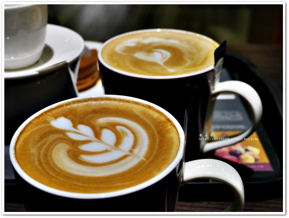 CAFFAINA 卡啡那 美術館店‧清閒悠哉的咖啡館,白日與夜晚不同感受,來份不同現作的舒芙蕾 - 第22張圖 P1160310